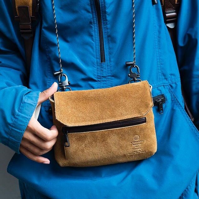 AS2OV SUEDE Sacoche Wallet