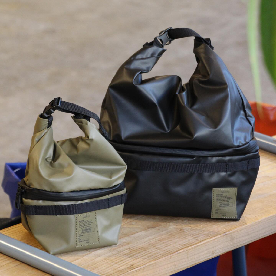 AS2OVのNYLON POLYCARBONATE 2ROOM POUCH