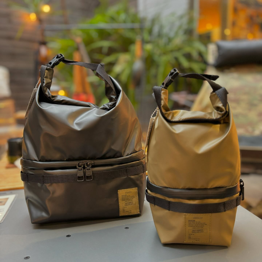 AS2OVのNYLON POLYCARBONATE 2ROOM POUCH