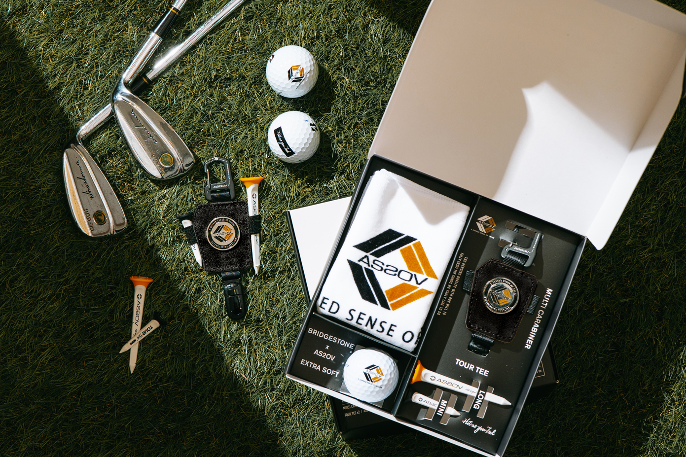 AS2OV GOLF GIFT BOX 芝生の上での撮影