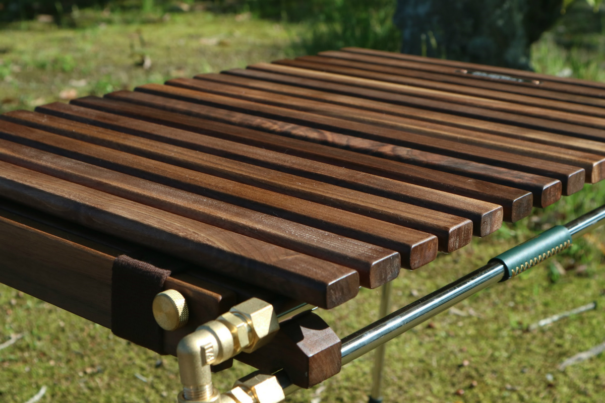 UNBY A.SOME CREATIVE CAPPUCCINO ROLL TABLE HALF