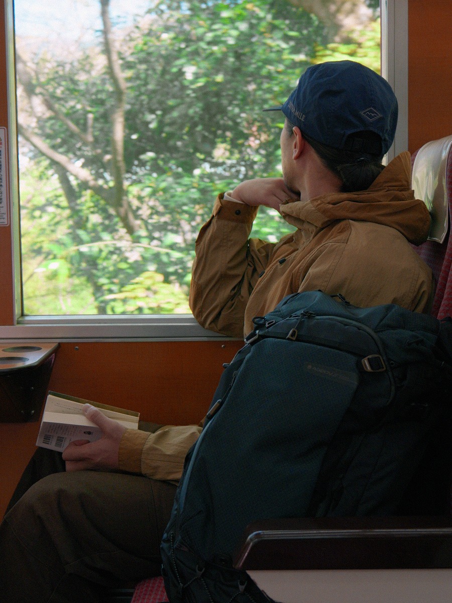 アウトドアトラベルシーン1