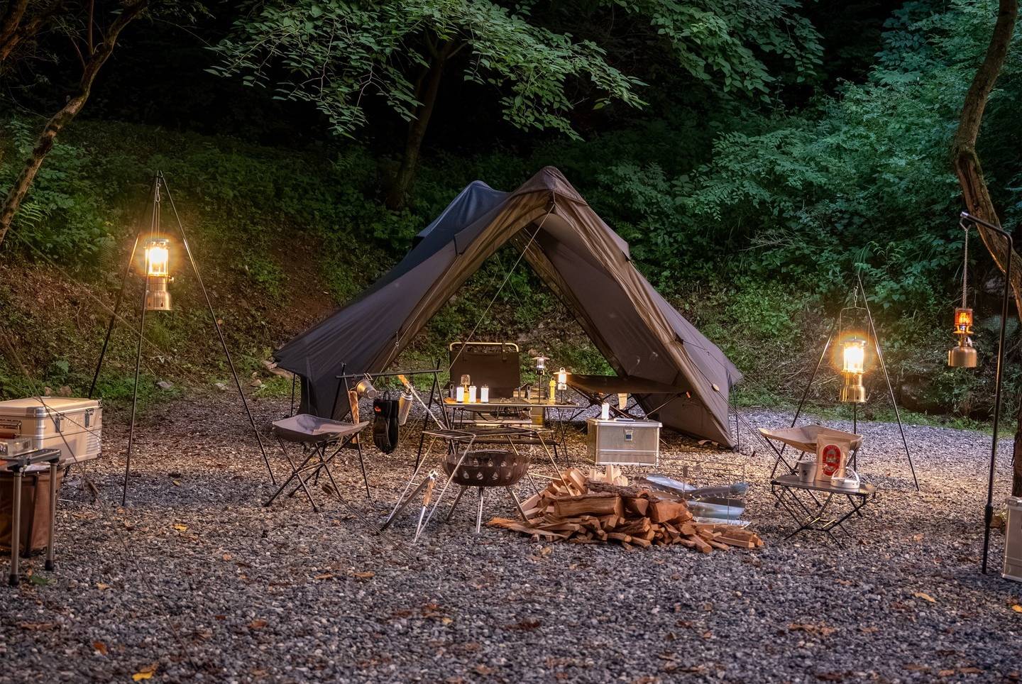 MINIMAL WORKS SUPERPOSITION SOLO