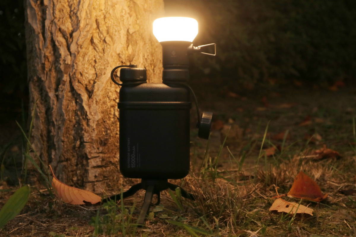 NEST OUT モバイルバッテリー