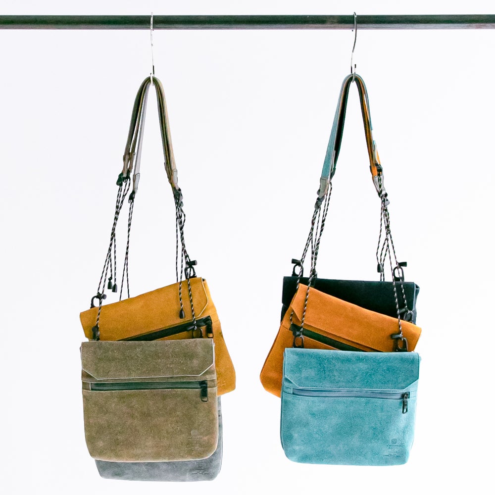 WATER PROOF SUEDE SACOCHE