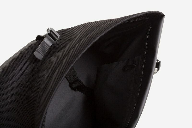 cote&ciel コートエシエル ISAR M Obisian Black / イザール リュック