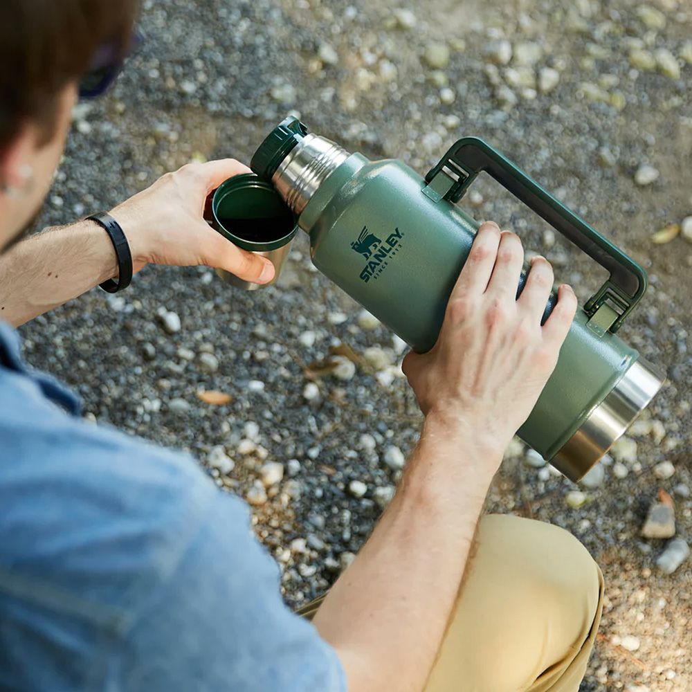 STANLEY スタンレー クラシック真空ボトル 1.9L 水筒 ボトル キャンプ