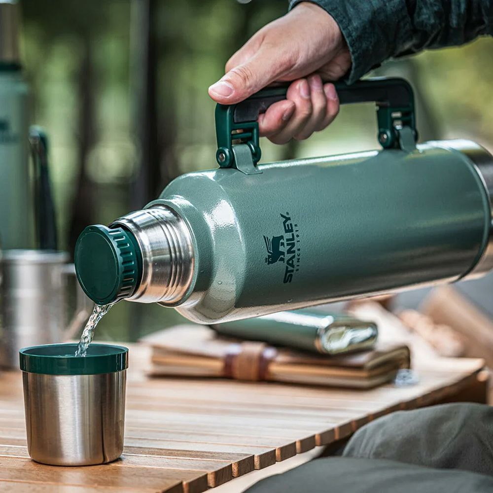 STANLEY スタンレー クラシック真空ボトル 1.9L 水筒 ボトル キャンプ