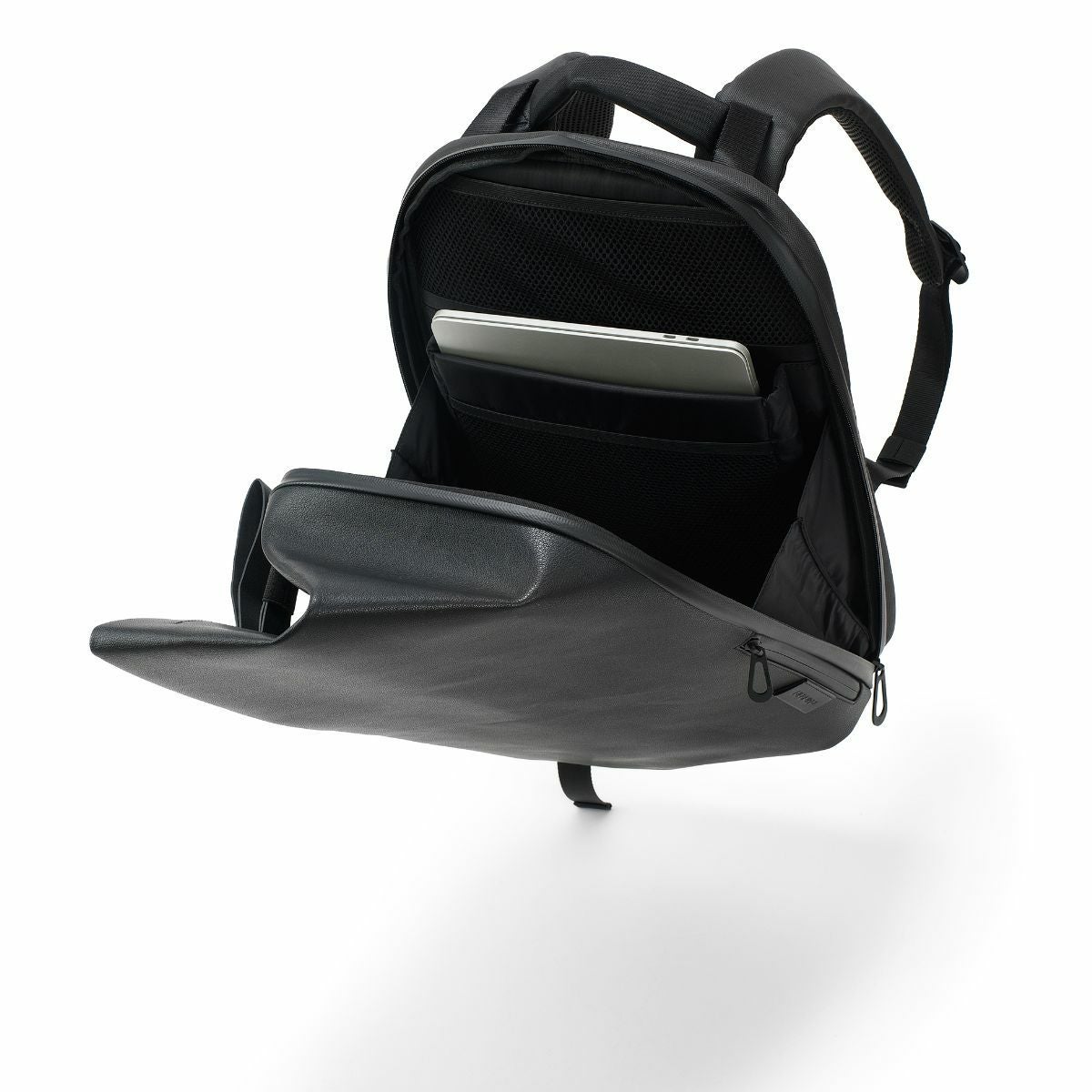 cote&ciel コートエシエルISAR M ALLURA RECYCLED LEATHER BLACK