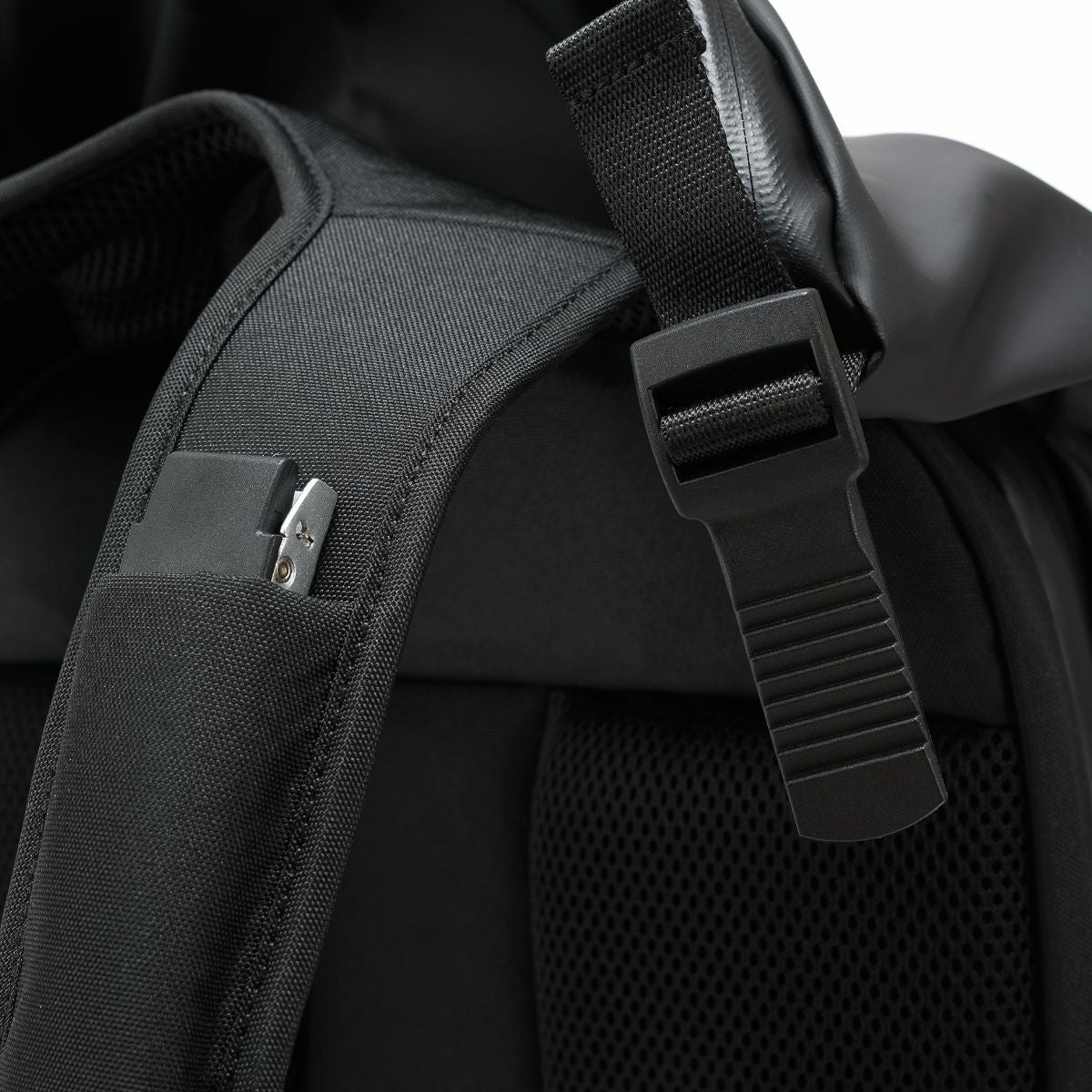 cote&ciel コートエシエルNILE S OBSIDIAN BLACK ナイル リュック
