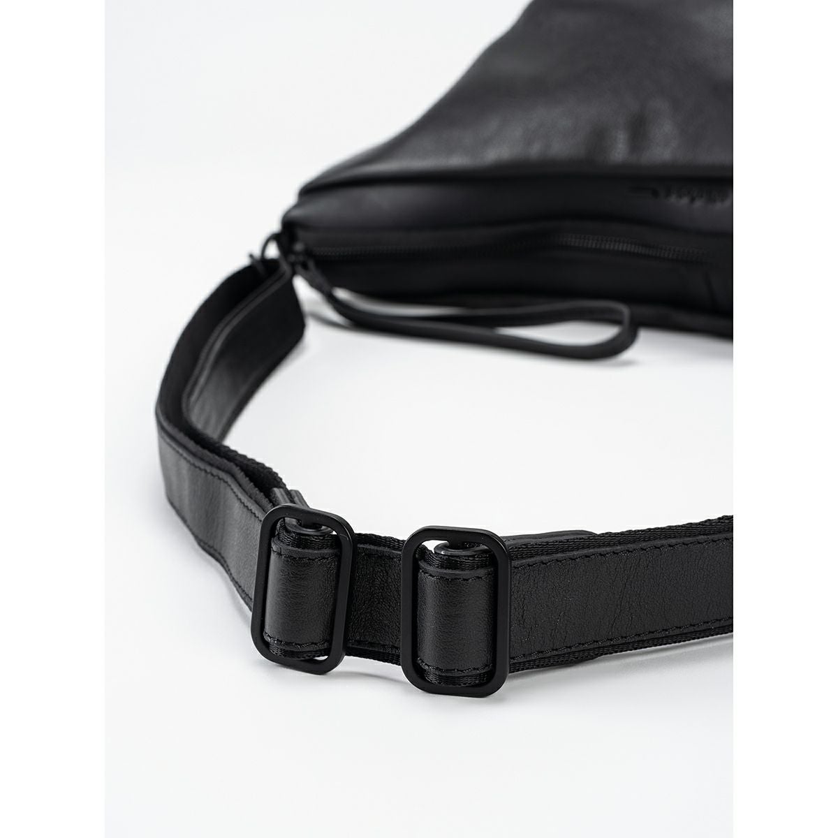 cote&ciel orne alias 新品 レザー cote&ciel コートエシエルOrne Alias Black オルネ アライアス