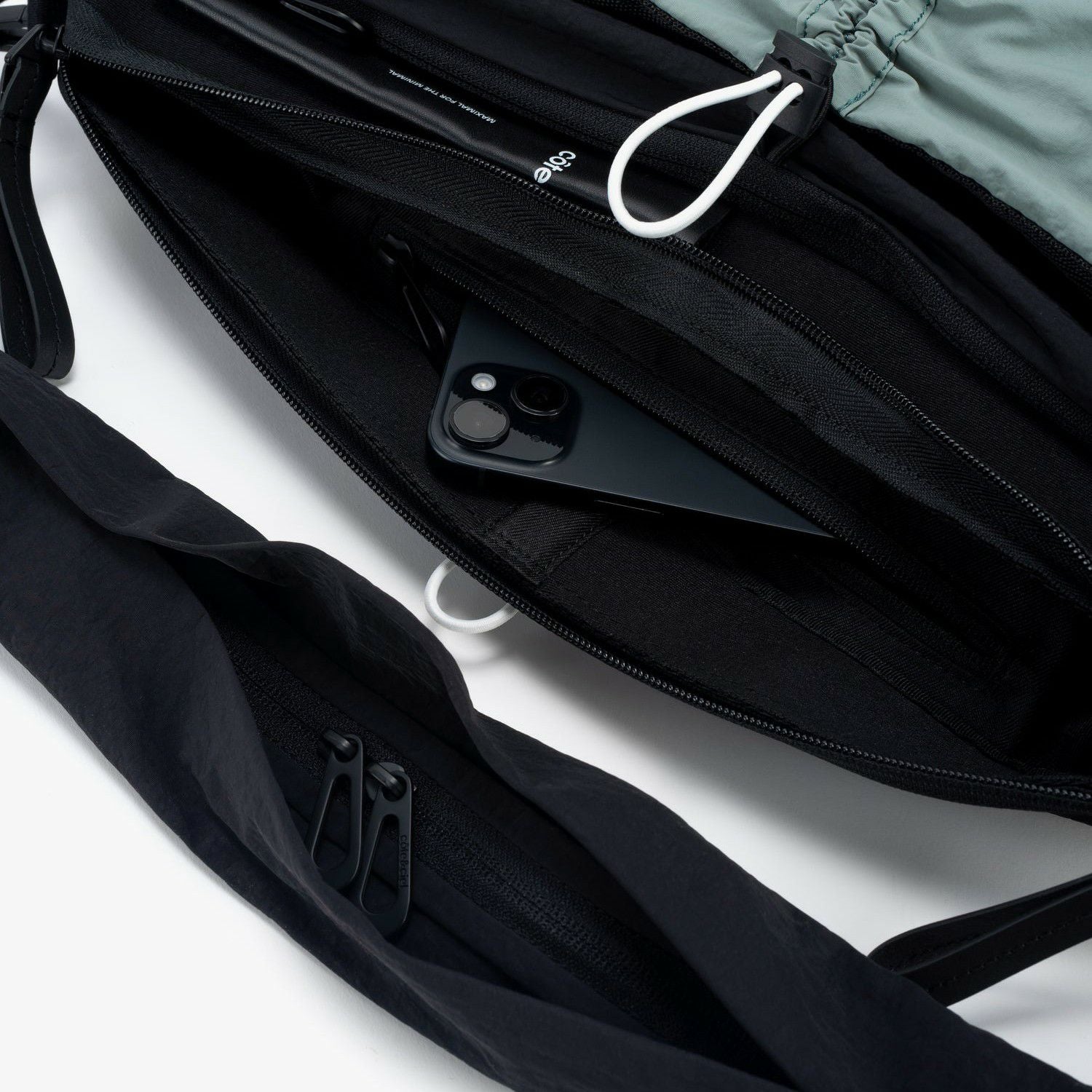 cote&ciel コートエシエルOrne Smooth Black - Sage Green | バッグ