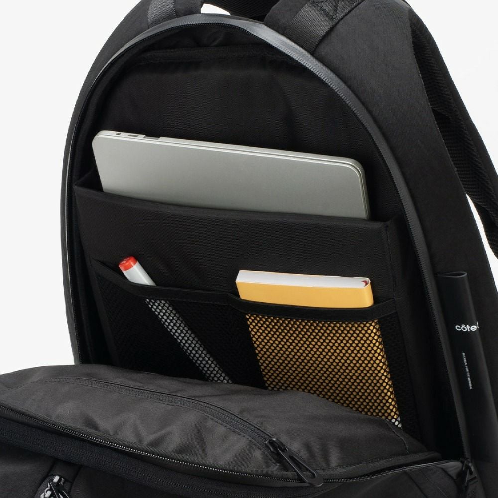 cote&ciel コートエシエルIsar M Round Carbon Black | バッグ| バッグ