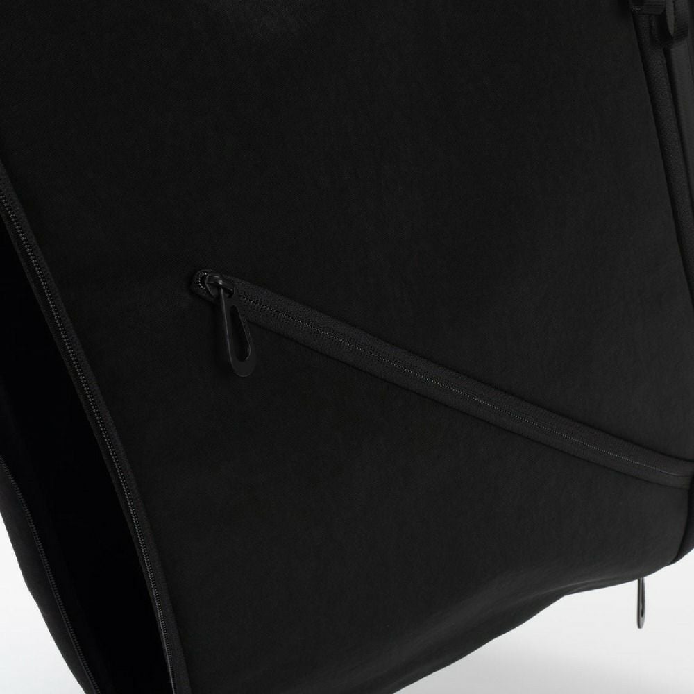 cote&ciel コートエシエルIsar M Round Carbon Black | バッグ| バッグ