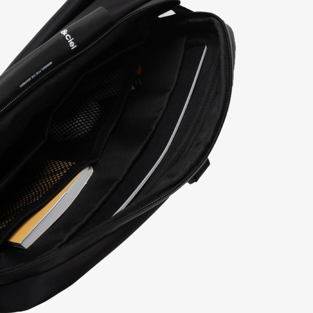 cote&ciel コートエシエルIsarau L Sleek Black | バッグ| バッグ