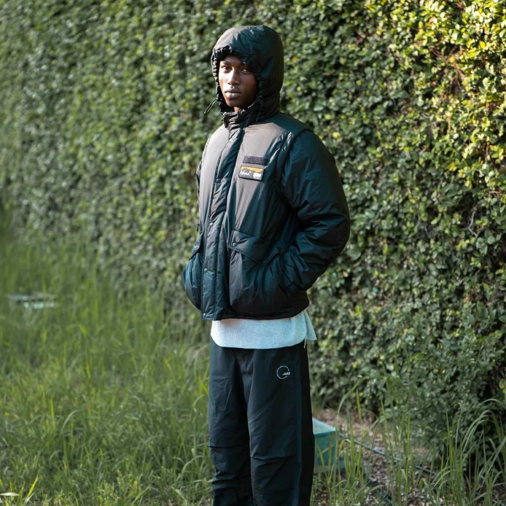 NANGA ブラック ダウンジャケット Mサイズ　半袖　試着のみ美品 25FW NANGA別注 DOWN JACKETナンガ別注 ダウンジャケット | バッグ